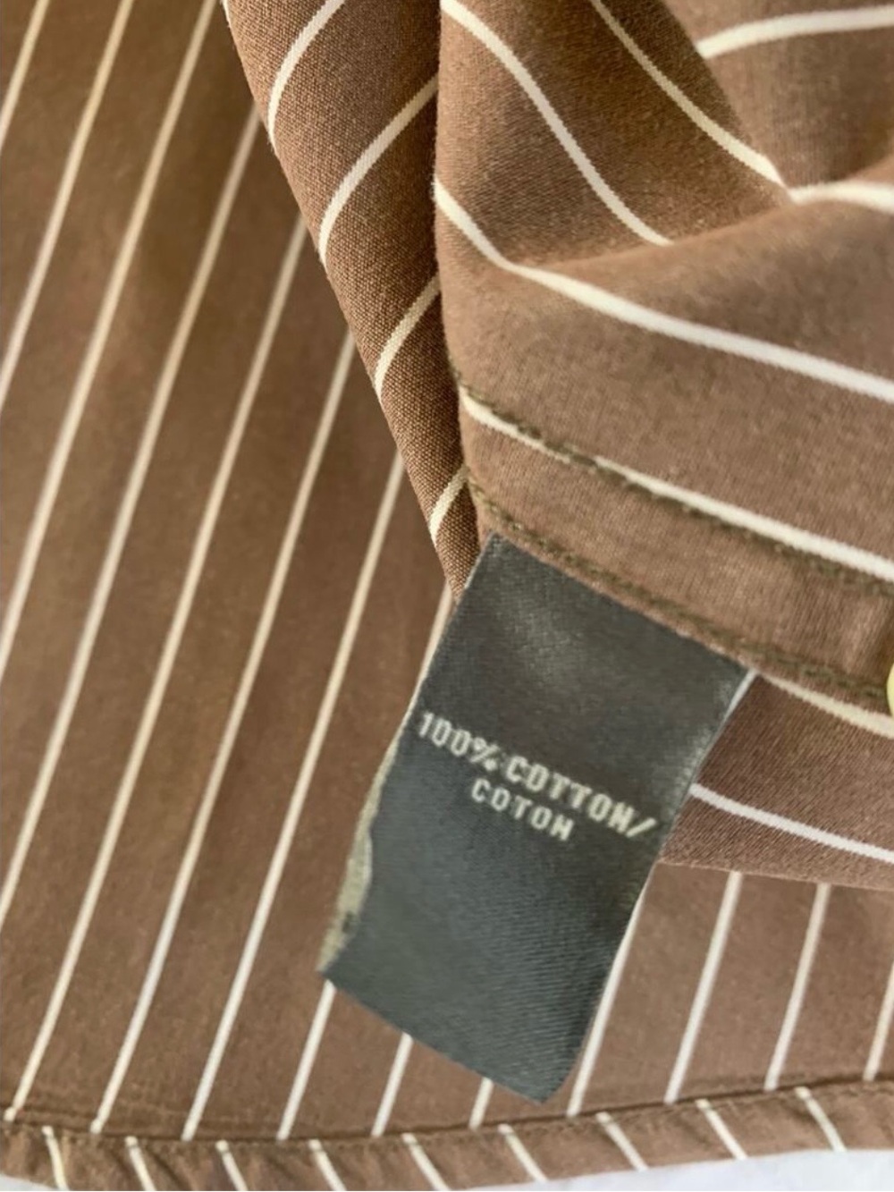 Abercrombie & Fitch Muscle Fit
Button Down Shirt Brown/White
Stripe (Large) - Picture 4 of 6